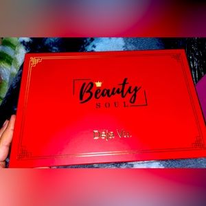 Dejavú beauty soal eyeshadow